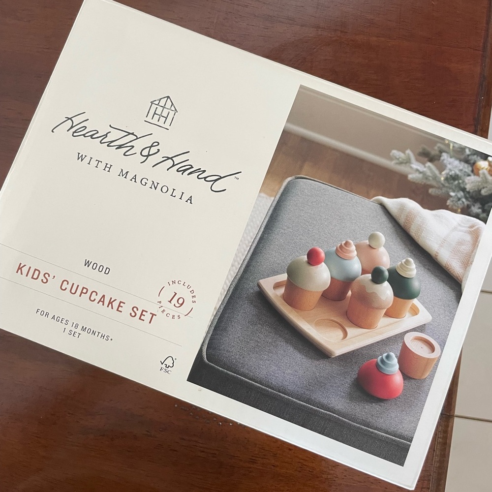 Hearth & Hand Wooden Cupcake Play Set